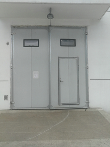 工業(yè)平開門 